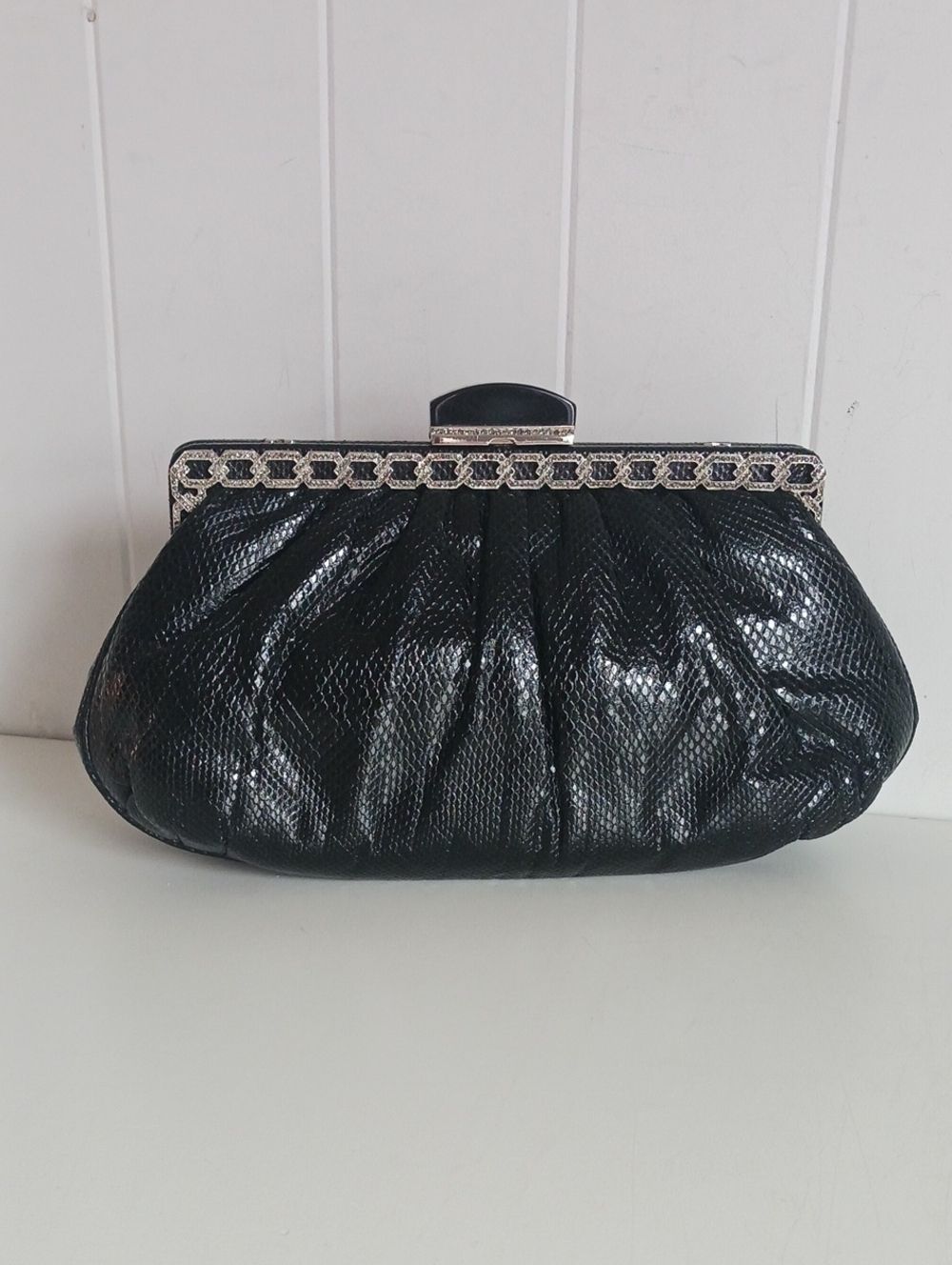 JUDITH LEIBER BLK LIZARD W CRYSTAL ONYX CLASP BAG